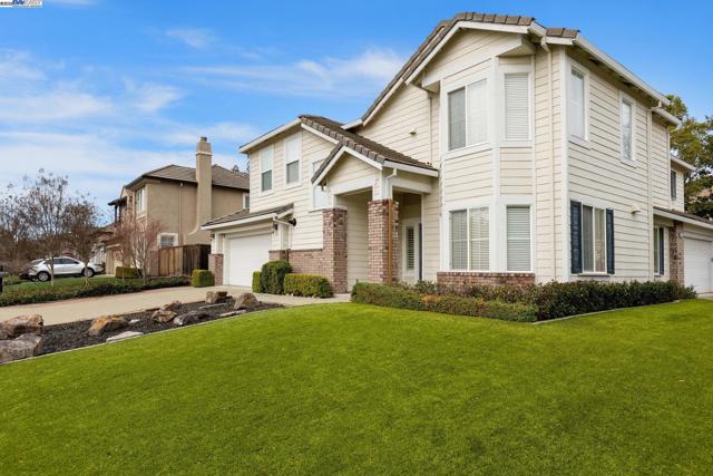 143 Shelterwood Ln, Danville CA: https://media.crmls.org/mediaz/341fddd2-de2c-4bf2-b710-ccdbba014620.jpg