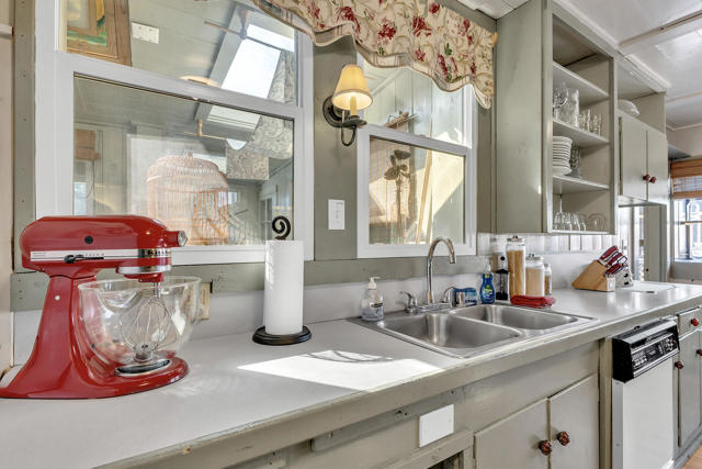 25585 Alderwood St Street, Idyllwild CA: https://media.crmls.org/mediaz/341fe488-3881-4d28-afbb-6ff4196a3c08.jpg