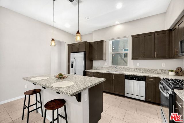 746 Farrier Way, Upland CA: https://media.crmls.org/mediaz/34208024-f34f-434e-9d88-11368cd23ffe.jpg