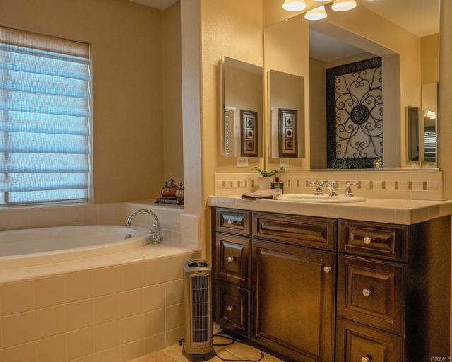 Detail Gallery Image 10 of 12 For 1799 Journey Way, Chula Vista,  CA 91915 - 4 Beds | 2/1 Baths