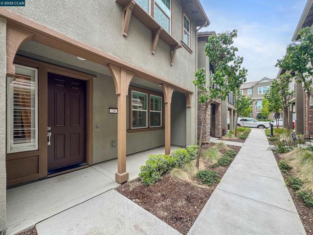 236 Plum Tree Street, Livermore CA: https://media.crmls.org/mediaz/3420a892-7ee5-4a03-9db4-58d2e7b3c4be.jpg