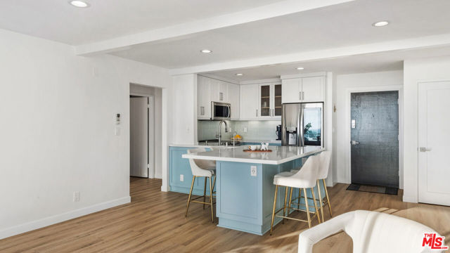 11862 Starfish Lane, Malibu CA: https://media.crmls.org/mediaz/3420caff-adfc-41c7-af51-ddd61af296a0.jpg