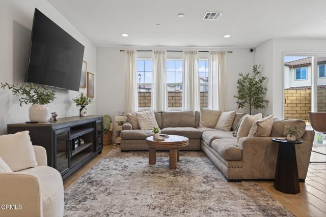 Detail Gallery Image 5 of 78 For 246 San Miguel Island Dr, Camarillo,  CA 93012 - 4 Beds | 2/1 Baths