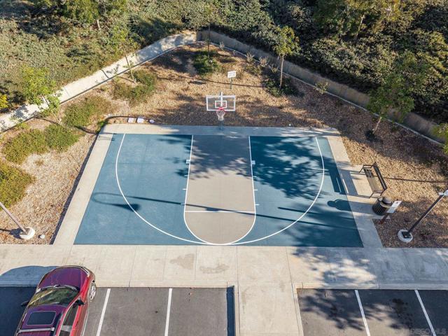 4382 Pacifica Way, Oceanside CA: https://media.crmls.org/mediaz/34211e70-c39a-4005-90f3-97f6e6ec30aa.jpg