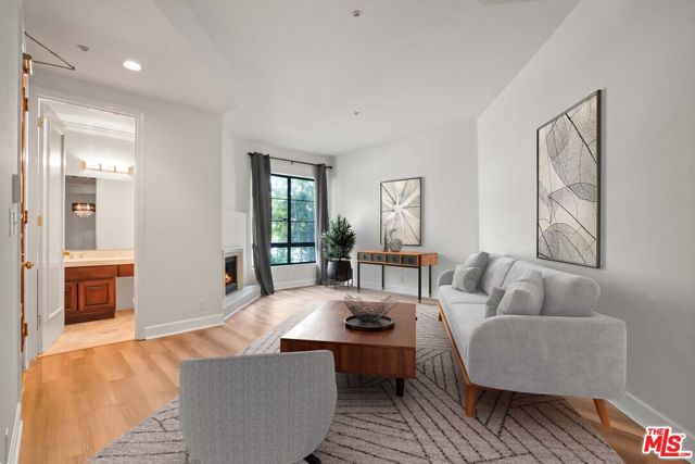 245 South Lasky Drive photo 2