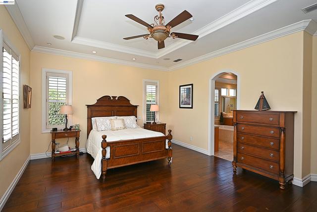 Image 26 of 59 For 2221 Leccino Ct