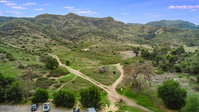 90 Sherwood Drive, Westlake Village CA: https://media.crmls.org/mediaz/3422f713-8b4c-4303-a344-5db1b7db5b09.jpg