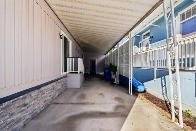 1215 Anchors Way Drive, Ventura CA: https://media.crmls.org/mediaz/3422fd18-d6e4-493d-9c6b-ca640dcc4eb2.jpg
