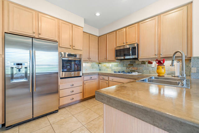 Image 12 of 29 For 76776 Minaret Way