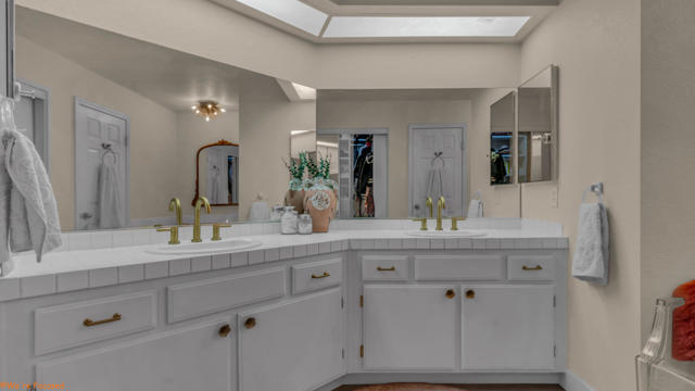 Image 32 of 41 For 76905 Scimitar Way