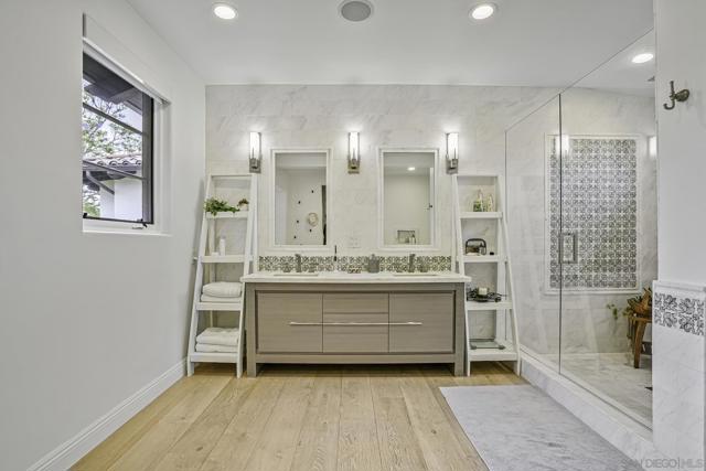 15823 The River Trail, Rancho Santa Fe CA: https://media.crmls.org/mediaz/34236d68-f769-4fcc-bfe8-befbb677fd3f.jpg