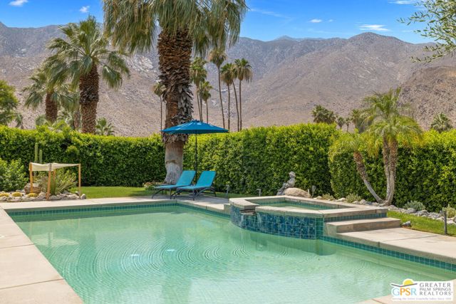 450 E Bogert Trail, Palm Springs CA: https://media.crmls.org/mediaz/3423c2ac-5bd3-49c6-bf13-7fb97a9def48.jpg