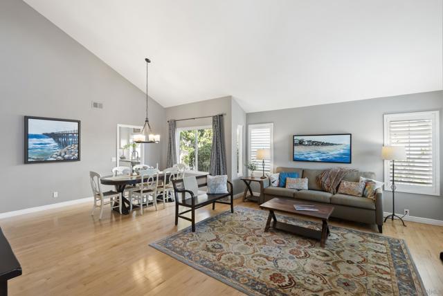 1655 Splitrail Dr., Encinitas CA: https://media.crmls.org/mediaz/3423e5f1-b04a-4ee1-9729-a82f8b084c1c.jpg