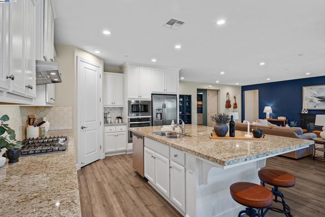 4650 Martha Ave, Tracy CA: https://media.crmls.org/mediaz/3424421f-ea3b-4605-8a95-8d54864bb214.jpg