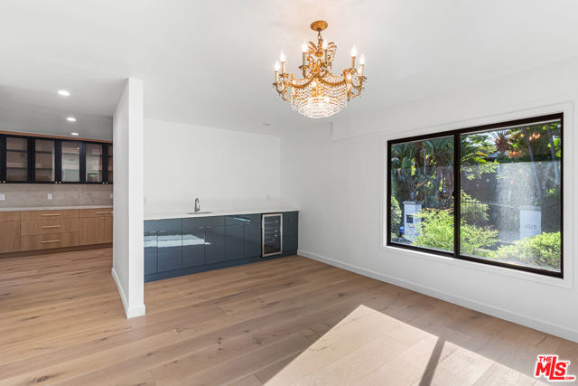 5160 Los Feliz Boulevard, Los Angeles CA: https://media.crmls.org/mediaz/3425035f-59ab-4be2-b462-d264ba4bc00a.jpg