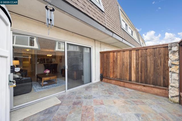 14295 Doolittle Dr, San Leandro CA: https://media.crmls.org/mediaz/3425ca4a-6ddb-45fa-84c1-c0f6dcaad56b.jpg