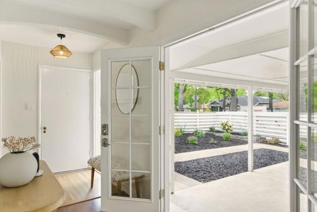 279 Oakhurst Place, Menlo Park CA: https://media.crmls.org/mediaz/3425f9aa-02fb-4018-a565-5d494c0dcc43.jpg