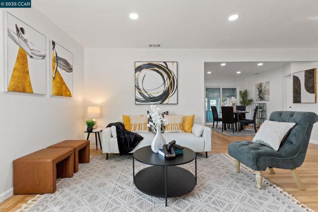 13608 Doolittle, San Leandro CA: https://media.crmls.org/mediaz/34264ea6-860d-49aa-bf42-43bf6f062e0b.jpg