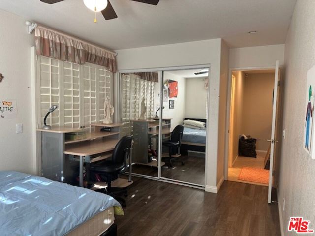 44 E Sutton Place, Palm Desert CA: https://media.crmls.org/mediaz/34276b52-645a-450c-8c1d-34eedbf399c6.jpg