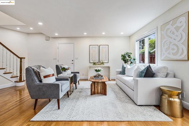 1415 Vancouver Ave, Burlingame CA: https://media.crmls.org/mediaz/3427aa5a-ffbe-490e-b104-00e46b5cd3df.jpg