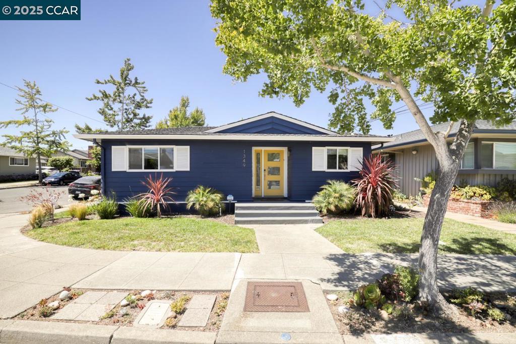 1349 Eastshore Dr