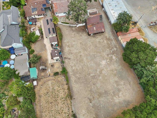 11768 Main St, Sunol CA: https://media.crmls.org/mediaz/342840fe-1c25-4f76-b0e6-31dcfc39efa8.jpg