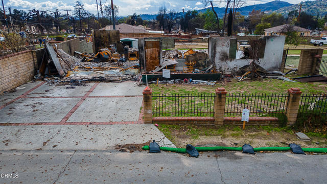 356 W Palm Street, Altadena CA: https://media.crmls.org/mediaz/342890ed-94ab-4311-bb38-2a6897d37ebb.jpg
