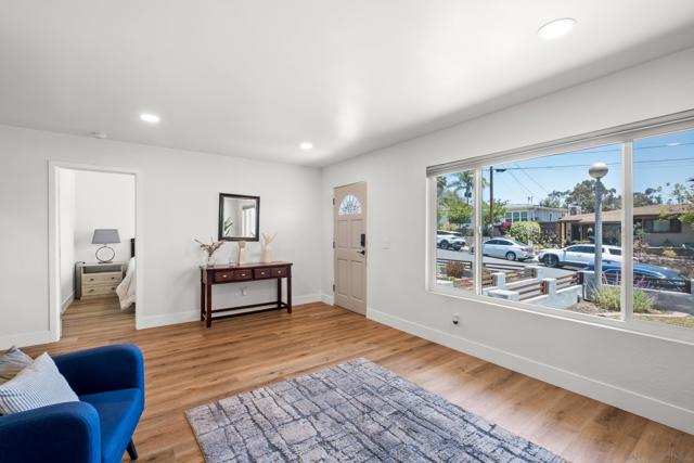 4542 Toni Lane, La Mesa CA: https://media.crmls.org/mediaz/3428baf4-0653-424a-a184-a57394286ecf.jpg