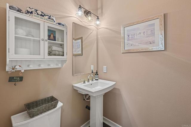 939 Bluejack Road, Encinitas CA: https://media.crmls.org/mediaz/342900bc-19f2-4717-956e-f3ec34271503.jpg
