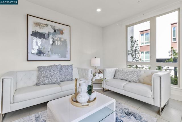 320 Riesling Ave, Milpitas CA: https://media.crmls.org/mediaz/34290433-bf43-44d9-a7d3-88435029ed44.jpg