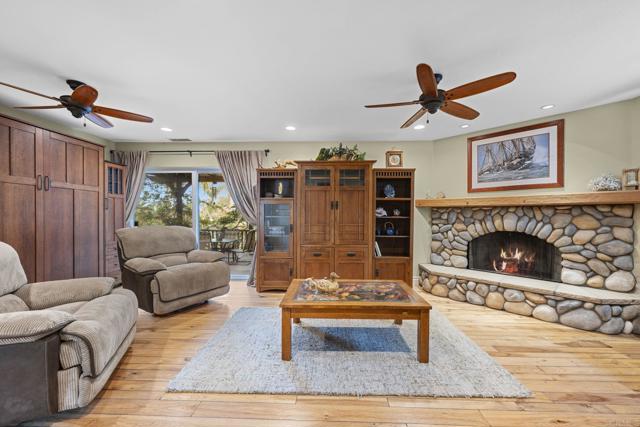 31619 21 Via Puerta Del Sol, Bonsall CA: https://media.crmls.org/mediaz/3429707a-5c36-49a6-b37e-eaecceb9e7b1.jpg