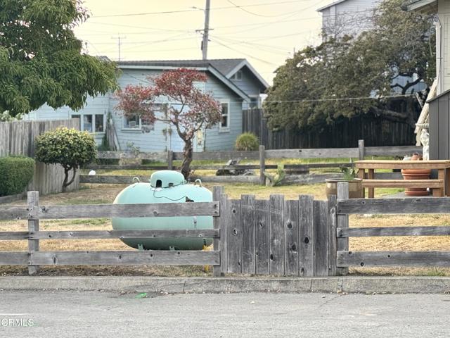 397 S Mcpherson Street, Fort Bragg CA: https://media.crmls.org/mediaz/342a63a5-cb25-4945-96c6-43e7e8f6b0e8.jpg