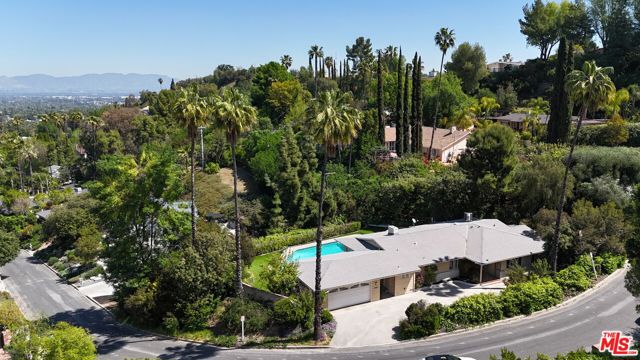 4450 Coronet Drive photo 3