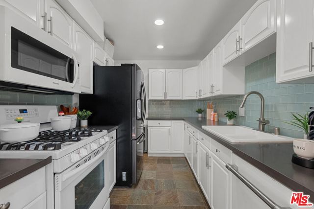 1940 North Highland Avenue, 21 photo 9