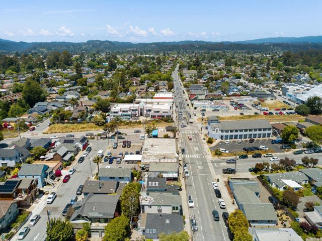 407 Seabright Avenue, Santa Cruz CA: https://media.crmls.org/mediaz/342b458e-4339-471b-ac2d-ff62f31f9712.jpg