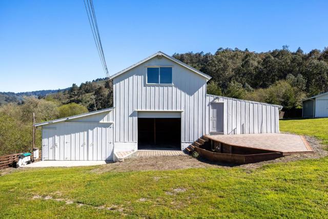 840 Frenchmans Creek Road, Half Moon Bay CA: https://media.crmls.org/mediaz/342c61fd-f577-4166-8599-7b650069ff84.jpg