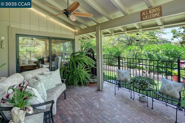 633 Terra California Dr, Walnut Creek CA: https://media.crmls.org/mediaz/342ce5a9-8f95-48e9-aeed-38ab05318a04.jpg