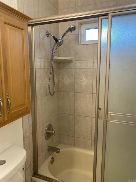 Image 15 of 22 For 1149 Emerald Avenue
