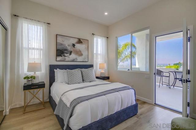 4607 Santa Cruz, San Diego CA: https://media.crmls.org/mediaz/342d368f-8d34-4db2-aeb1-cfd6fb3a48fe.jpg