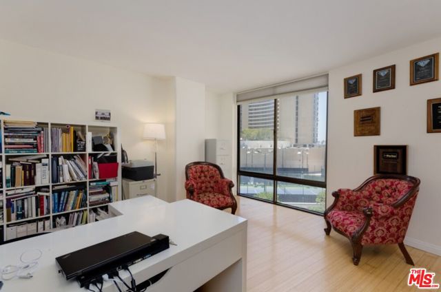 4337 Marina City Drive, Marina del Rey CA: https://media.crmls.org/mediaz/342d3704-12c5-4eb3-8746-0c2a8e18a7bc.jpg