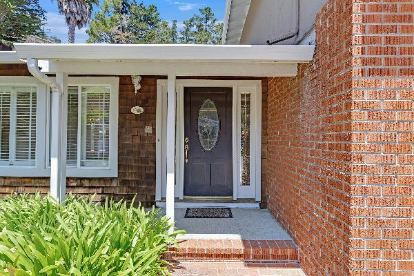 10 Banff Way, Pacifica CA: https://media.crmls.org/mediaz/342fa17e-0168-4cd7-9027-b3b00a2f82f3.jpg
