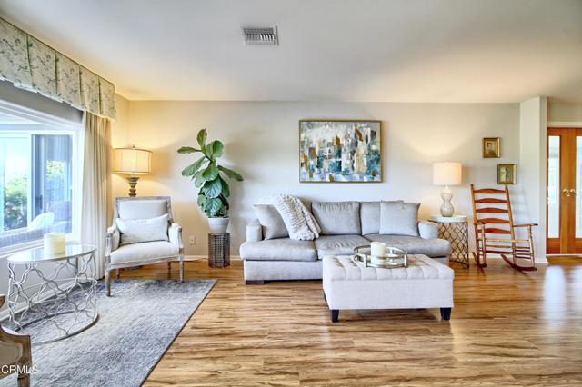 Detail Gallery Image 7 of 23 For 69 Margarita Ave #11,  Camarillo,  CA 93012 - 2 Beds | 2 Baths