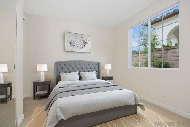 4772 Sunset Heights Ct, San Diego CA: https://media.crmls.org/mediaz/343041fe-7f55-4375-84b7-6ba5381dc6bf.jpg