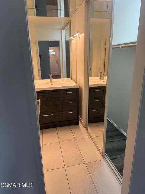 29105 Thousand Oaks Boulevard, Agoura Hills CA: https://media.crmls.org/mediaz/3430759e-d2d7-4d24-ab46-0f1fd65c7480.jpg