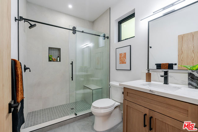 11559 La Maida Street, Valley Village CA: https://media.crmls.org/mediaz/3430e3e7-6426-4f4b-9ae9-b983d9543238.jpg