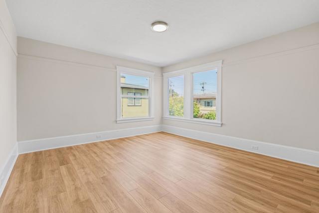 551 53rd Street, Oakland CA: https://media.crmls.org/mediaz/34313832-7458-4d6b-88a3-349f34827df8.jpg