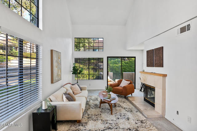 866 Paseo Tosamar, Camarillo CA: https://media.crmls.org/mediaz/3431b46f-5a46-4b9c-b350-b5f511ec3bf0.jpg