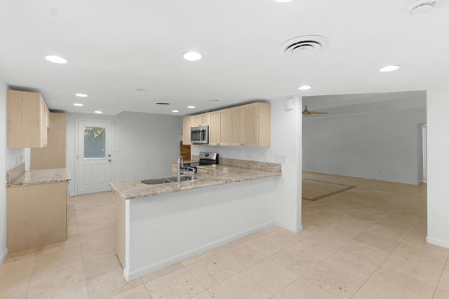 42510 Glass Drive, Bermuda Dunes CA: https://media.crmls.org/mediaz/34320df9-221c-416c-9ab4-22c6021c3f7a.jpg