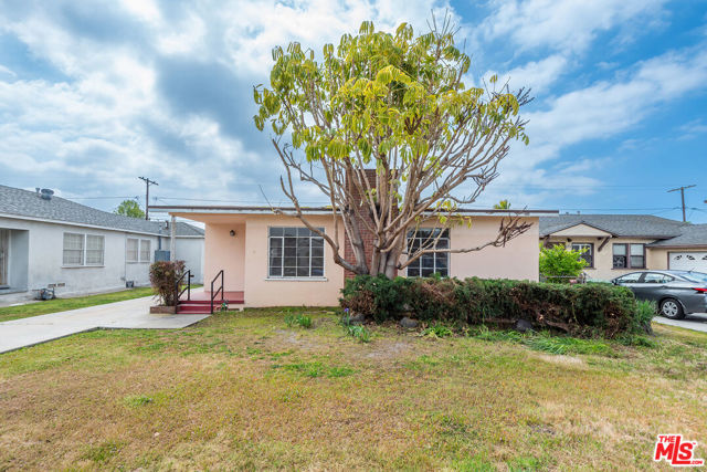 12926 Bonaparte Avenue, Los Angeles CA: https://media.crmls.org/mediaz/34324c51-94ea-4434-aecf-6604493c6327.jpg