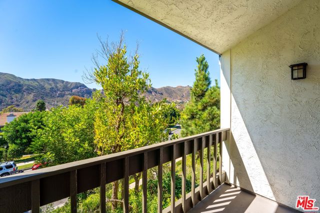 Drew Fenton | 17087 Palisades Circle Pacific Palisades CA | MLS: 7324465